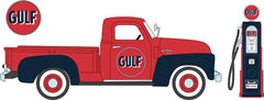 1952 GMC 150 Gulf Oil with Vinatage Gas Pump
