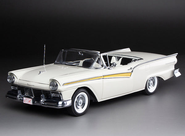 1957 Ford Fairlane 500 Skyliner